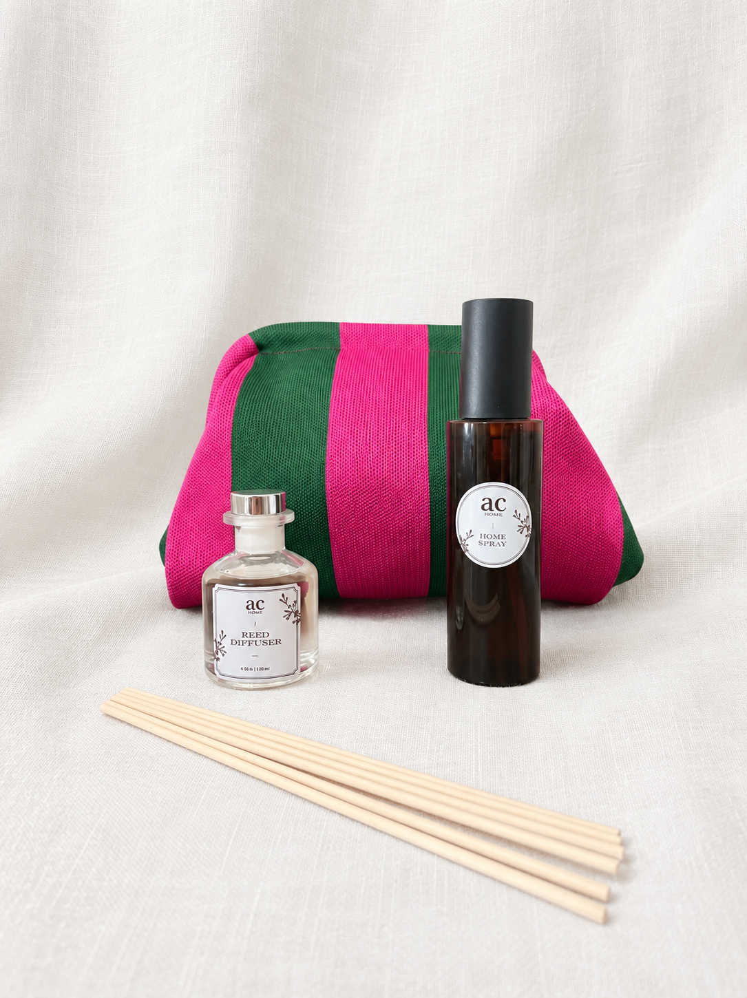Luxury Home Fragrance Kit
Difusor + Room Spray + Cosmetiquera