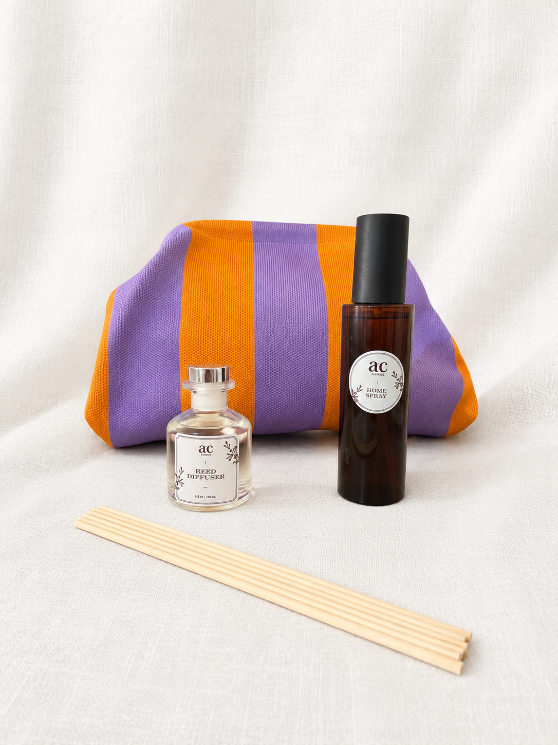 Luxury Home Fragrance Kit
Difusor + Room Spray + Cosmetiquera