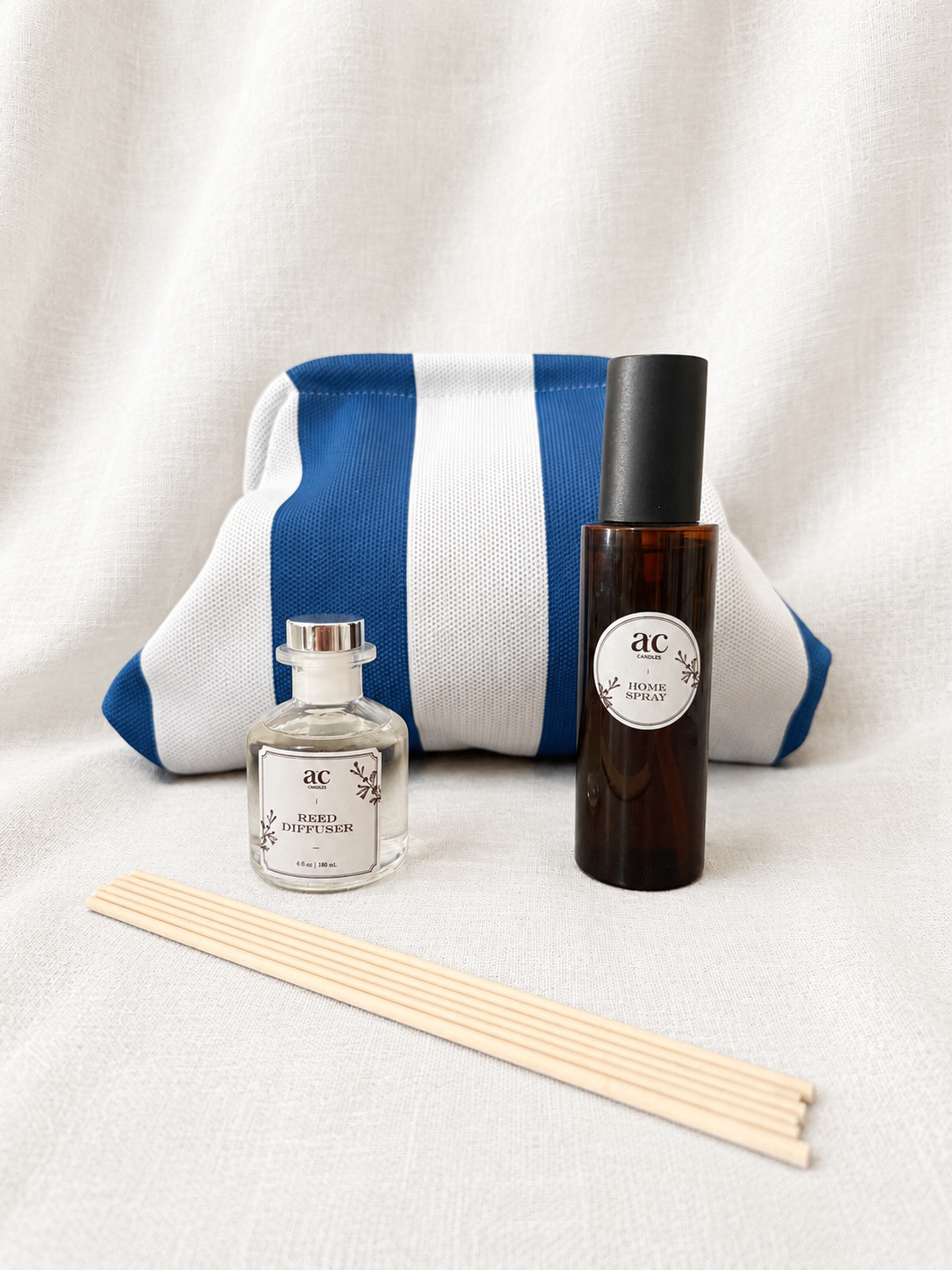 Luxury Home Fragrance Kit
Difusor + Room Spray + Cosmetiquera